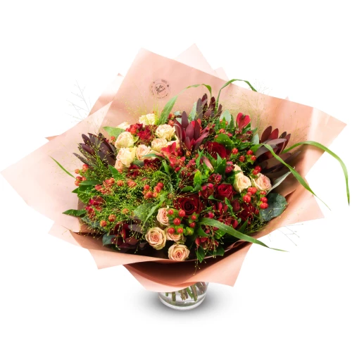 Bouquet in red tones